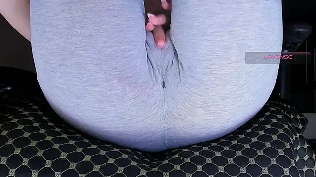 Cameltoe_squirt_inPants webcam