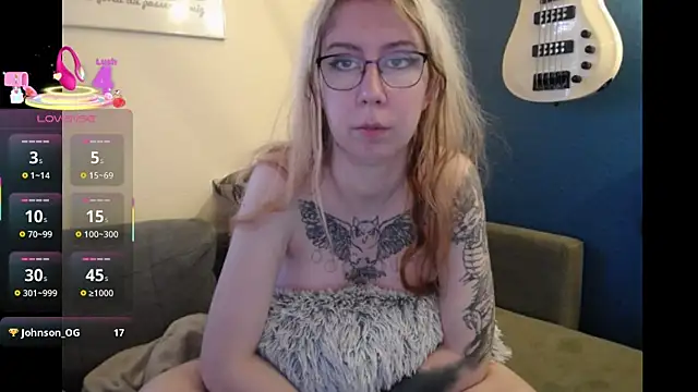 TattooedGirlDK webcam