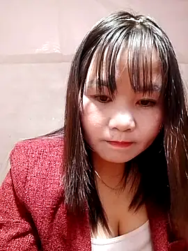 Webcam Model (One-two22)  is live.Free join now!