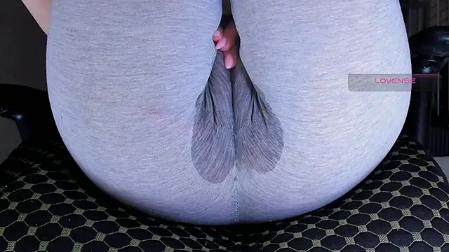 Cameltoe_squirt_inPants webcam