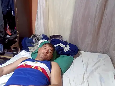 franklin111230 (Ask my age) - Ganchos amarre  pene  escupirlo paja