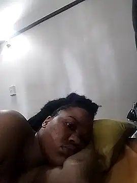 CaramelBoootie webcam