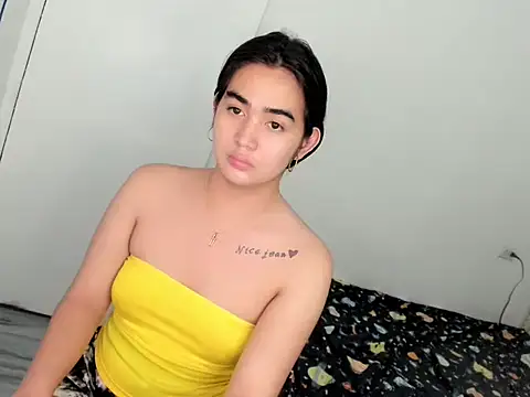 nica_doll webcam