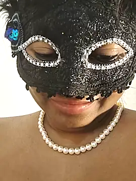 Webcam Model (FANTASY_QUEEN_07)  is live.Free join now!