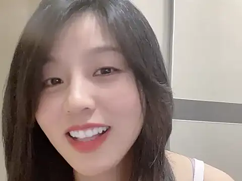 aan1844 (F milf) - 给自己买几双高跟鞋