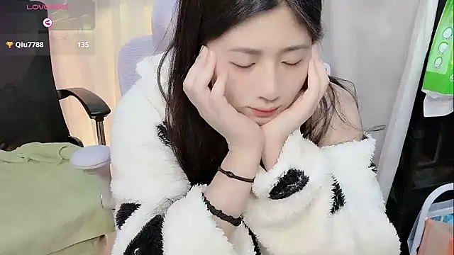 yvonne-07 (F teen) - 打响2026年第一炮 小狗趴3分钟