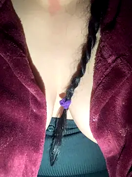 Webcam Model (Sara782f)  is live.Free join now!