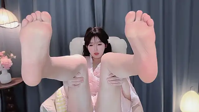 美女Yaiyigirl在线直播