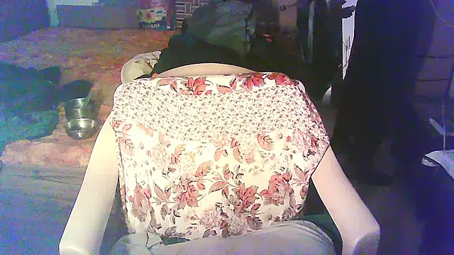 vbestshow (Ask my age) - all naked at