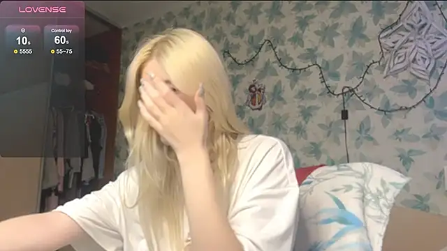 Barbie_Blondie webcam