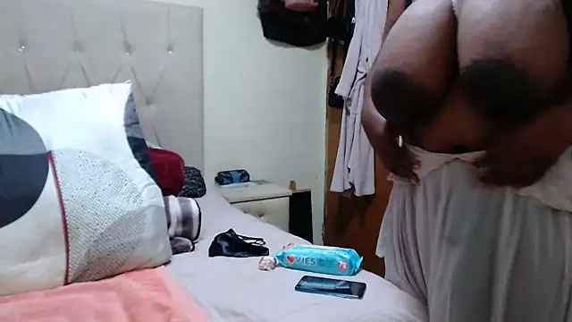 CHOCOLATEDARKBUSTYX webcam