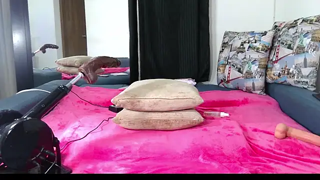 Carla-Bonny18 webcam