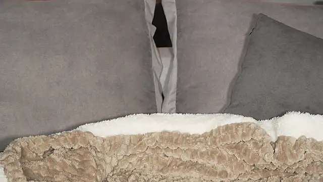 HotBella-'s live cam