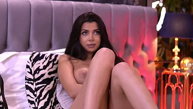 nicolecellini (F young) - Gimme reasons to feel love