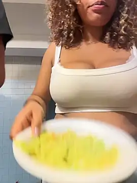 lauraltt - Lauraltt's free webcam - UK Sex Cams