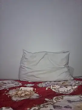 Webcam Model (altinya) is live