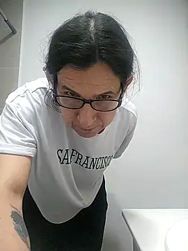 Cameron_puppy webcam