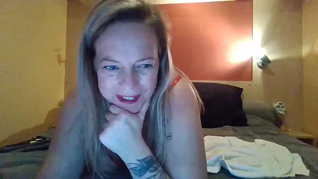 Miss-Chupagirly webcam