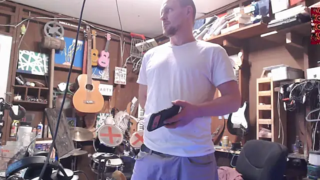 itsjameswebbscope (Ask my age) - #american #balds #bisexuals #cam2cam #daddies #ejaculation #hd #luxurious-privates #masturbation #muscular #recordable-privates #recordable-publics #shower #small-audience #smoking #twerk #white