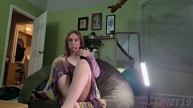 Linzy_19 webcam