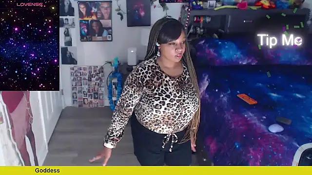 CosmicDream143 webcam