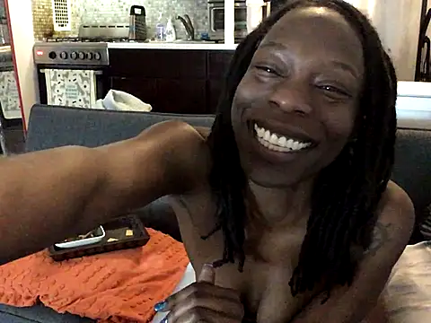 littyleesh1 (F young) - Clit Pinch Me & Moan 💦🤭