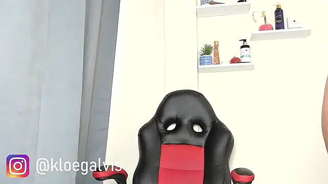 Kloe-squirts webcam
