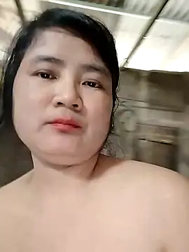 Webcam Model (BigBoobs186) is live