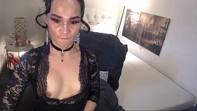 NinaDOM4CUM webcam