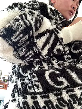 美女daaqnn在线直播