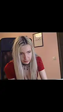 BarbieBlondieGirl webcam