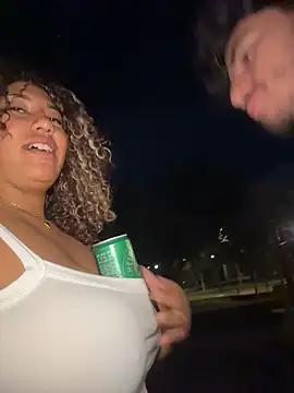 lauraltt (Ask my age) - Walk whit my tits out, lush control