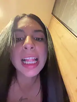 charlotte_stevenss_'s live cam