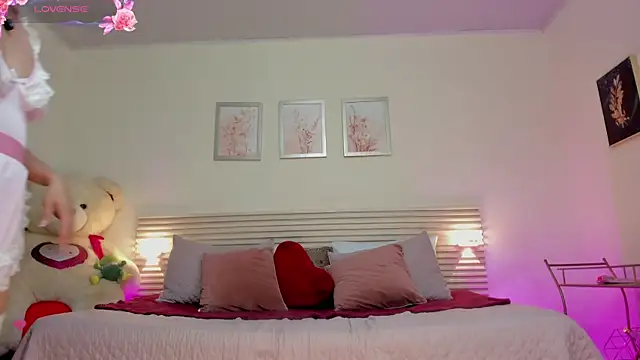 new_arab_kingdom (F milf) - MAKE YOUR QUEEN HAPPY