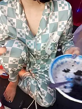 Alone_nothing webcam