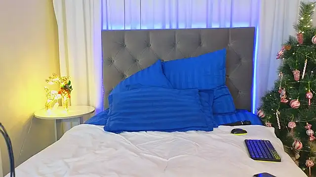 ariana_petite - Ariana_Petite's free webcam - UK Sex Cams