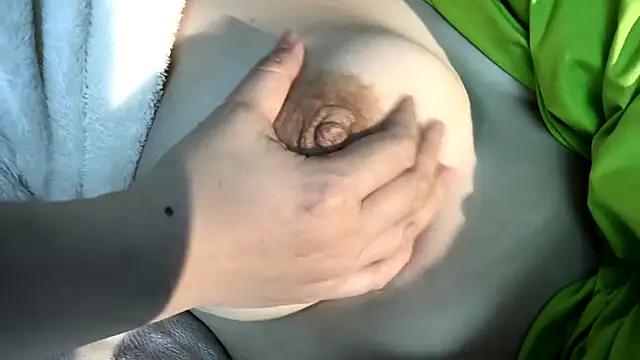 AngelwithEcup webcam