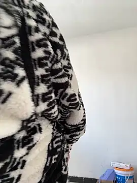 美女daaqnn在线直播