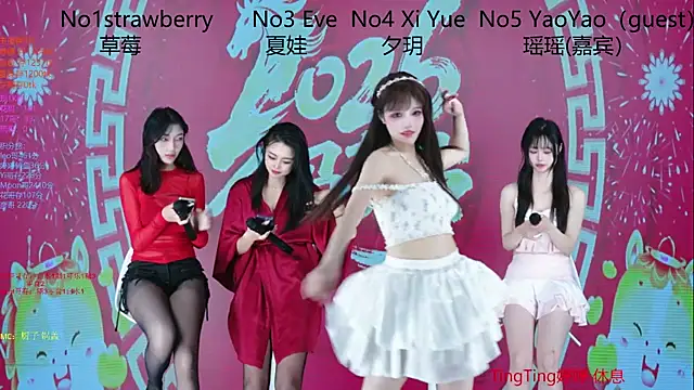 美女SoHo__club在线直播