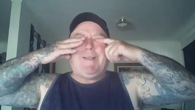 kinkyblueyes69 (M mature) - NAKED