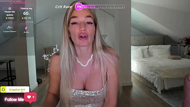 yourhotqueeen - Yourhotqueeen's free webcam - UK Sex Cams