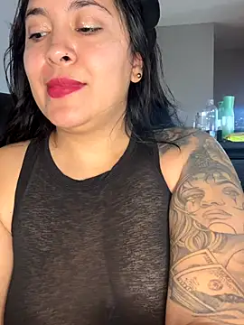 latina_curvy22