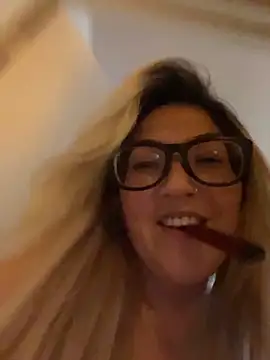 LittleMissEeve's live cam