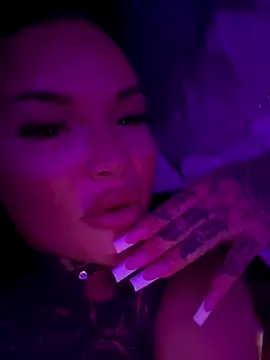 _MelinaCurves_ webcam