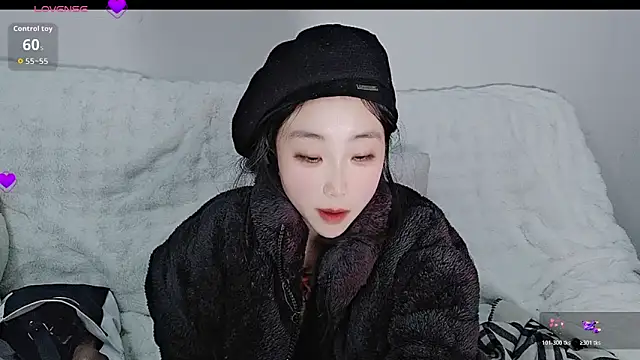 美女hyp0crite在线直播