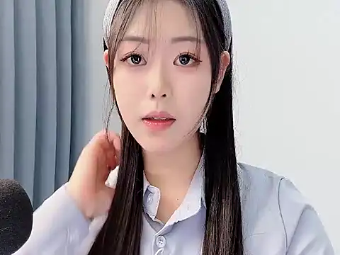 smalldaisy (F teen) - 第一次学开播请多多支持！