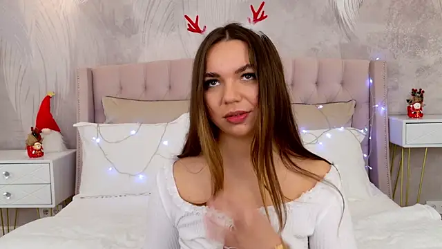 CamillaLarson webcam