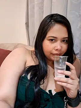 Webcam Model (Alessandraa-)  is live.Free join now!