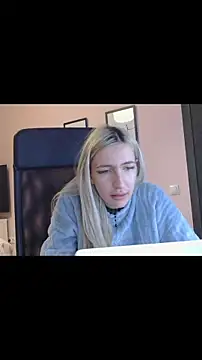 BarbieBlondieGirl webcam