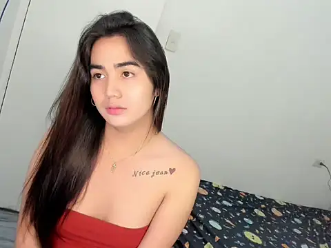 nica_doll webcam